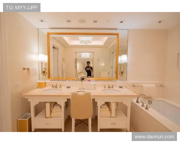 永利皇冠房间配备先进设施，确保每位宾客都能享受到一流的居住体验与贴心服务